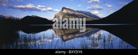 Vermillion See & Mount Rundle, Banff Nationalpark, Kanada Stockfoto