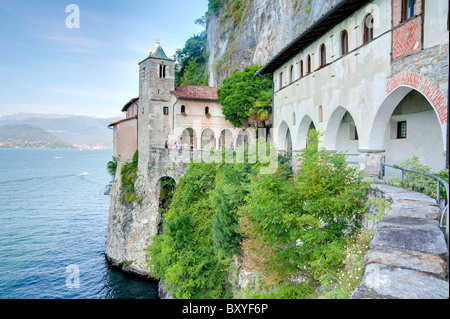 Eremo Santa Caterina del Sasso Lago Maggiore Italien Stockfoto