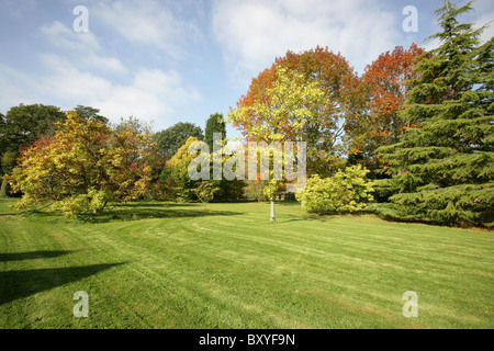 Arley Hall & Gärten, England. Herbstlicher Blick auf Arley Hall Gärten. Stockfoto