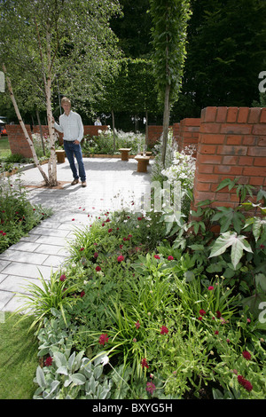 RHS Tatton, Cheshire. Hugo Bugg Gewinner des RHS Tatton Best in Show und junge Designer des Jahres 2010. Stockfoto