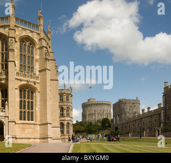 Schloss Windsor, Berkshire. Senken Sie Ward mit Rundturm auf rechten und linken St. George Chapel Stockfoto