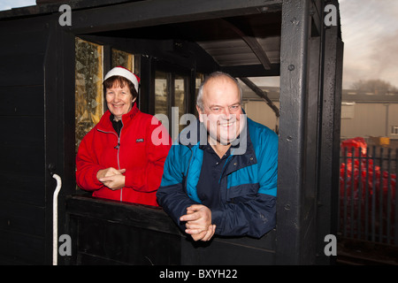 Großbritannien, England, Yorkshire, Leeds, Middleton Railway, Passagiere an Bord Christmas Santa Special Dampfzug Stockfoto