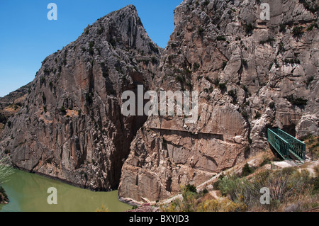 Camino del Rey Gehweg und el Chorro Schlucht in Spanien Stockfoto