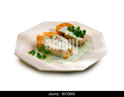 Lachs-Steaks in einer Sauce Petersilie Stockfoto