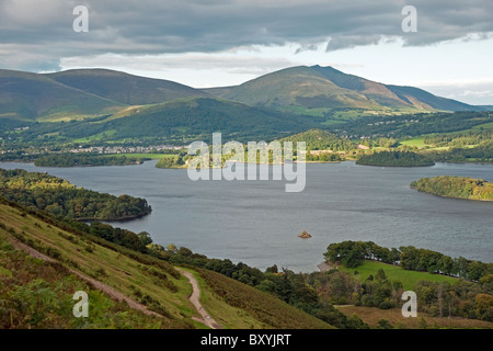 Die Aussicht von halber Höhe Katze Glocken mit Blick auf Derwentwater und Skiddaw im Lake District Stockfoto