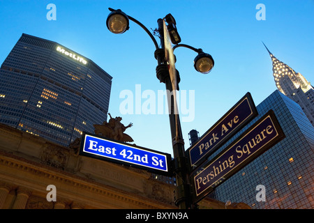 Grand Central Station, Met Life Building und Chrysler building in der Abenddämmerung Stockfoto