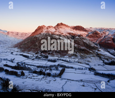 Die Langdale Pikes im Winter, englischen Lake District Stockfoto