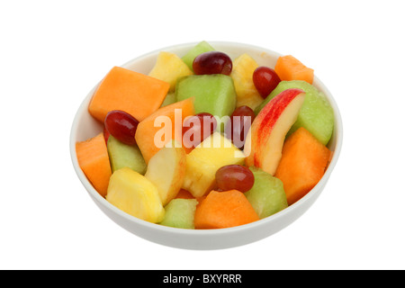 Schale mit frischem Obst auf weißem Hintergrund Stockfoto