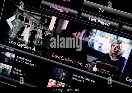 BBC iPlayer On Demand-Service wie auf einer HD High Definition LCD TV über eine Sony Playstation 3 PS3 UK angezeigt Stockfoto