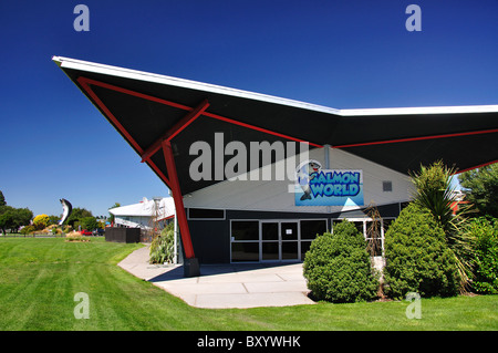 Lachs Welt Attraktion, Lachs Geschichten Gebäude Rakaia, Canterbury, Südinsel, Neuseeland Stockfoto