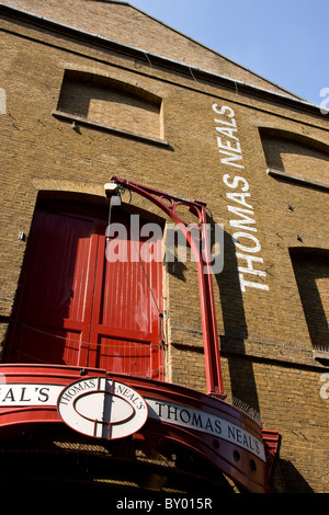 Eingang zum Neals Yard in Covent Garden Stockfoto