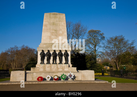 Kriegerdenkmal gegenüber Horse Guards Parade Stockfoto