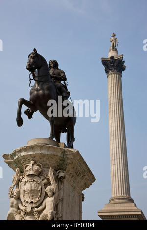 King Charles Statue Mit Nelsonsäule in Trafalgar Square Stockfoto