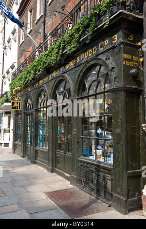 Berry Bros und Rudd Vinothek vorne am St. James Street SW1 in der Nähe von Piccadilly in London Stockfoto