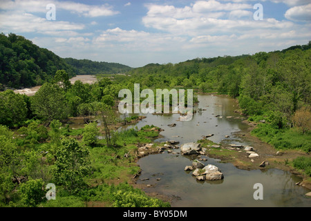 Blick nach Norden auf dem Potomac River und seine Auen von Kettenbrücke an der Grenze von Virginia und Maryland. Stockfoto