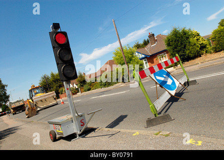 Temporäre Ampel zeigt rot UK Stockfoto