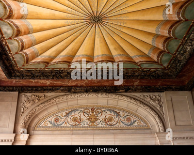 Das Breakers ist ein Vanderbilt Herrenhaus auf Ochre Point Avenue, Newport, Rhode Island, USA Stockfoto