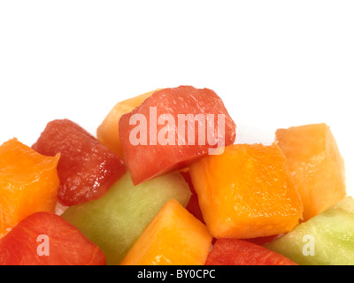 Frische, gesunde Saftige Brocken der reif süß Melonen einschließlich Wassermelone Melone und Honigtau Isoliert gegen einen weißen Hintergrund mit einen Freistellungspfad Stockfoto