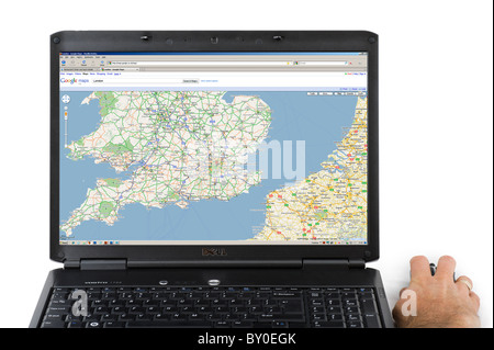 Durchführen einer Suche von Google Maps auf einen Laptop-Computer, UK Stockfoto