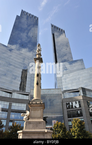 Columbus Circle New York City mit Time Warner Center im Hintergrund Stockfoto