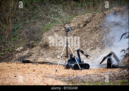 EOD Roboter schießen Wasser Jet Disruptor, training für dearming am Straßenrand Bomben in Afghanistan (Pigstick) Stockfoto