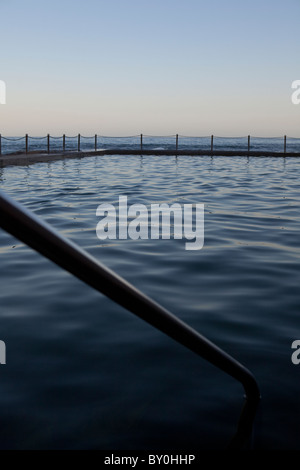 Avalon-Pool bei Dämmerung, Avalon Beach, Sydney, Australia Stockfoto