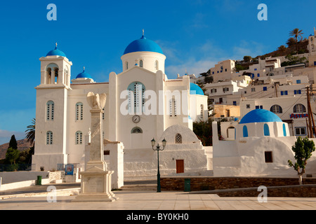 Blaue Kuppel byzantinische griechisch orthodoxe Kapelle der Panaghia Gremiotissa. Chora (Chora), Ios, Kykladen, Griechenland. Stockfoto