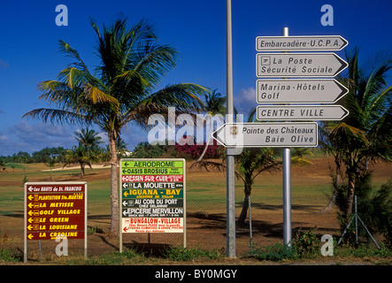 Direktionale Zeichen, Zeichen, Stadt Saint-Francois, Aquitaine, Grande-Terre, Guadeloupe, Frankreich, Französische Antillen Stockfoto