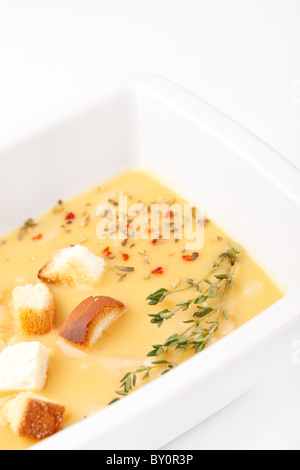 Suppe mit Croutons Stockfoto