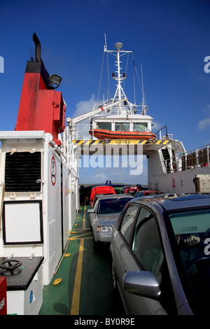 Das Deck von Rolle auf Rolle ab Autofähre, die Reisen zwischen Belmont auf Unst, Gutcher auf Yell und Fetlar, Shetland-Inseln Stockfoto