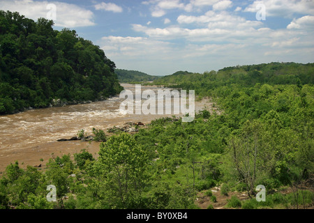 Blick nach Norden auf dem Potomac-Fluss von Kettenbrücke an der Grenze von Virginia und Maryland. Stockfoto