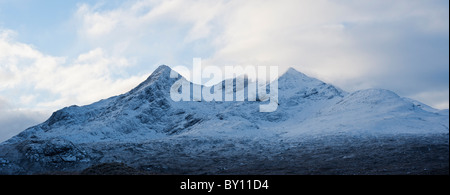 Winter-Blick auf Schnee bedeckt schwarz Cullins, Isle Of Skye, Schottland Stockfoto