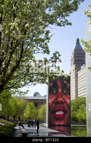 Die Crown Fountain interaktive Kunst im öffentlichen Raum und Videoskulptur im Millennium Park, Chicago, Illinois, USA. Stockfoto