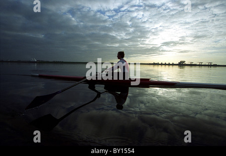 Morgen, Rudern, Cardiff Bay. Stockfoto