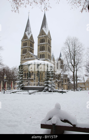 Munsterplein mit Musikpavillon und Munsterkerk Roermond Niederlande Stockfoto