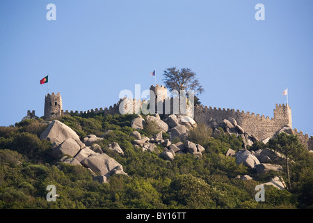 Die Wände des Castelo Dos Mouros (die Burg der Mauren) in Sintra, Portugal. Stockfoto