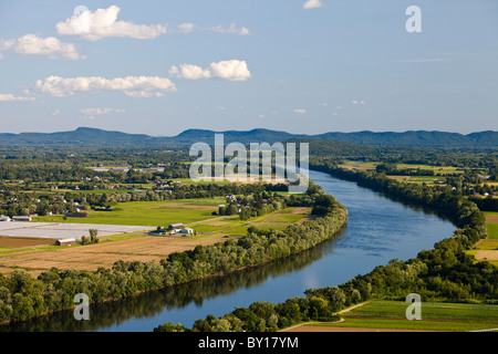 Connecticut River von Mt Sugarloaf bei South Deerfield gesehen. Stockfoto