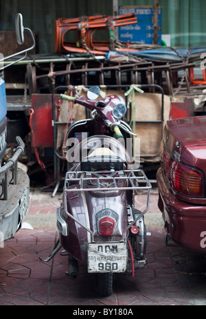 Oldtimer Vespa Roller Chinatown Bangkok Stockfoto