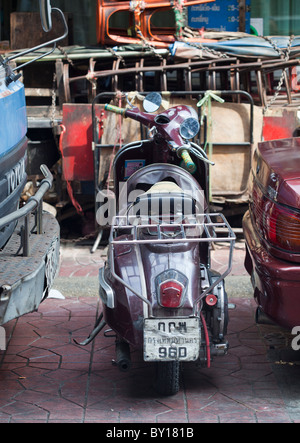 Oldtimer Vespa Roller Chinatown Bangkok Stockfoto