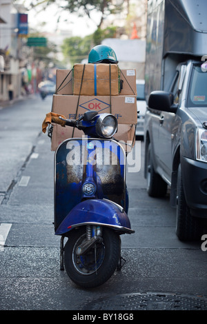 Oldtimer Vespa Roller Chinatown Bangkok Stockfoto