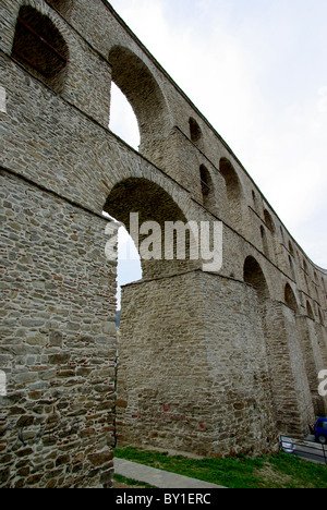 Festungsmauer in Kavala Griechenland. Stockfoto