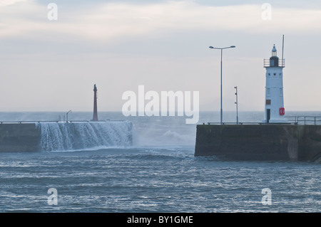 Stürmischer See Anstruther Harbour Fife Schottland Stockfoto