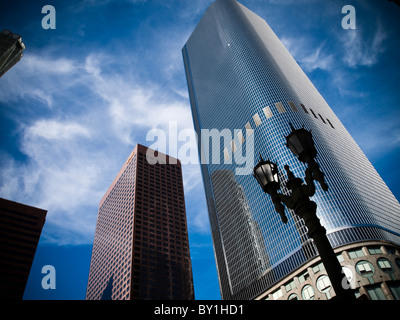 Ein und zwei California Plaza und der Wells Fargo Turm, die Innenstadt von Los Angeles Bunker Hill. Stockfoto