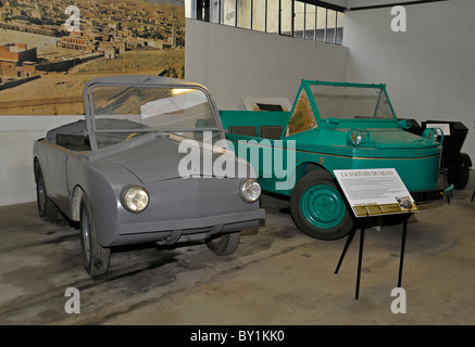 WW2 kleine Mannschaftswagen (La Voiture Du Bled) auf dem Display an Saumur Frankreich Stockfoto