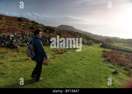 Walker unterwegs Mawddach in Wales in der Nähe von Barmouth Stockfoto