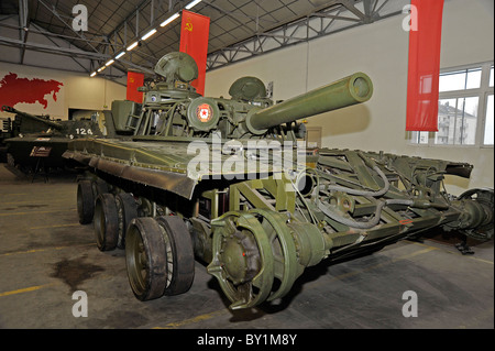 Russische Panzer auf dem Display im Panzermuseum Saumur Frankreich Stockfoto