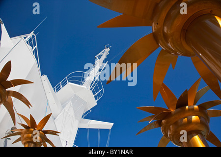 Freedom Of The Seas, einem der größten Kreuzfahrtschiff der Welt, durch das Karibische Meer, Amerika. Stockfoto