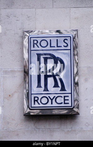 Rolls-Royce RR Auto Marque Zeichen symbol Logo, Berkeley Square, Mayfair, London, England, UK Stockfoto