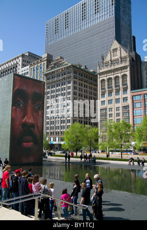 Die Crown Fountain interaktive Kunst im öffentlichen Raum und Videoskulptur im Millennium Park, Chicago, Illinois, USA. Stockfoto