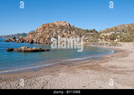 Strand Playa Cala Cortina vor den Toren der Stadt Cartagena in der Region Murcia, Süd-Ost-Spanien Stockfoto